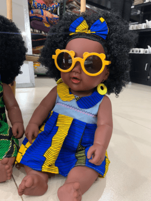 Poupée Apoutchou robe jaune bleu - IN BABI