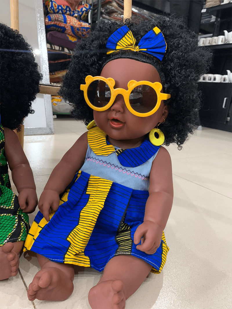 Poupée Apoutchou robe jaune bleu - IN BABI